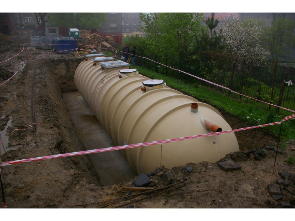 Komercyjna / lokalna oczyszczalnia biologiczna Kingspan Bioficient 42 GRP do 125RLM